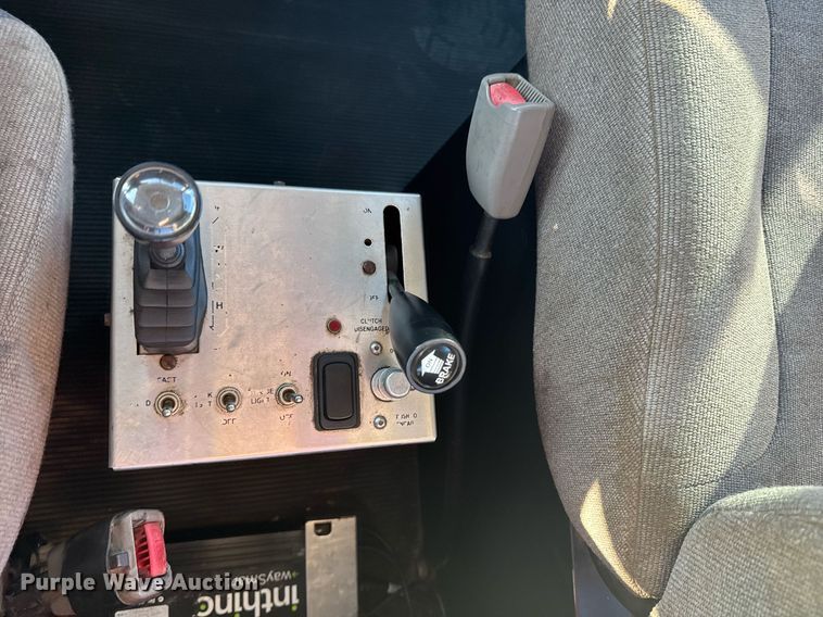 image for item EG2394 2012 Kenworth T800 winch truck