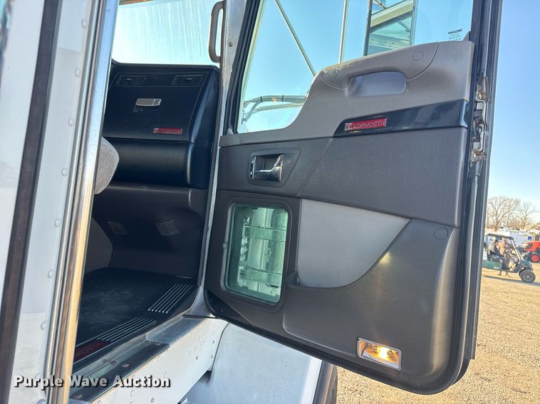 image for item EG2394 2012 Kenworth T800 winch truck