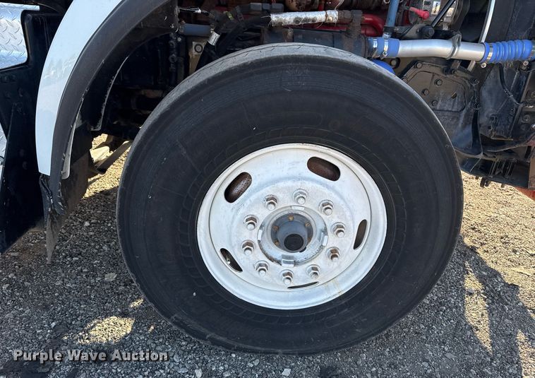 image for item EG2394 2012 Kenworth T800 winch truck