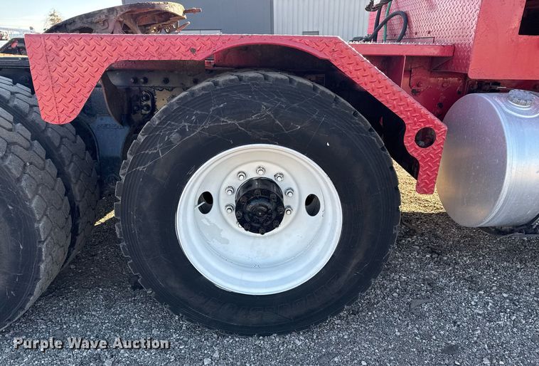 image for item EG2394 2012 Kenworth T800 winch truck