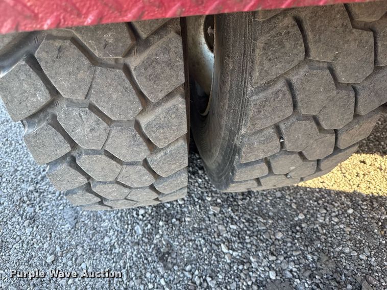 image for item EG2394 2012 Kenworth T800 winch truck