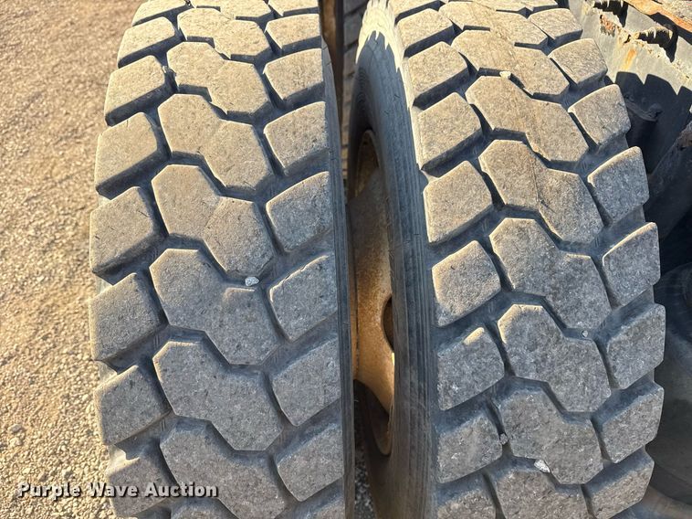 image for item EG2394 2012 Kenworth T800 winch truck