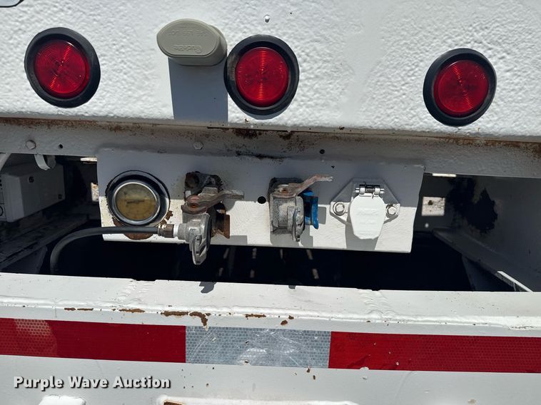 image for item EG5935 1996 Transcraft pipe trailer