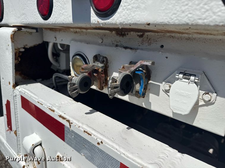 image for item EG5935 1996 Transcraft pipe trailer