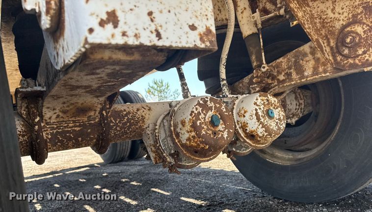 image for item EG5935 1996 Transcraft pipe trailer