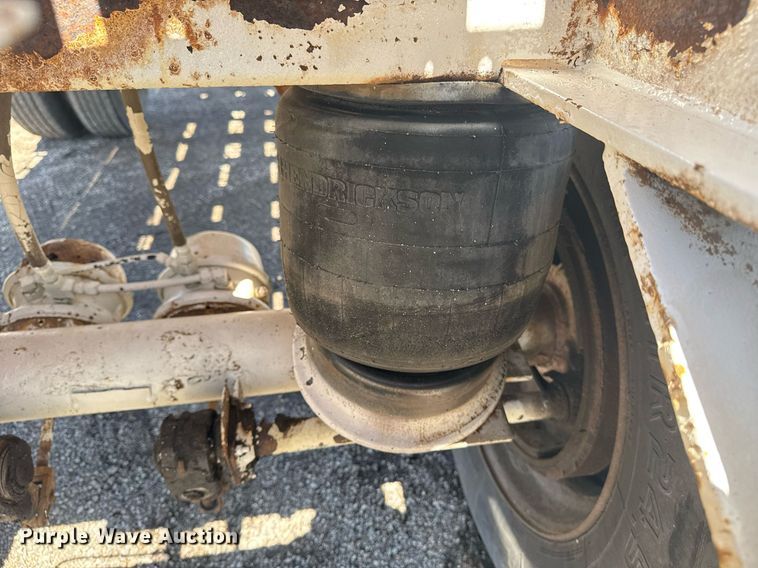 image for item EG5935 1996 Transcraft pipe trailer