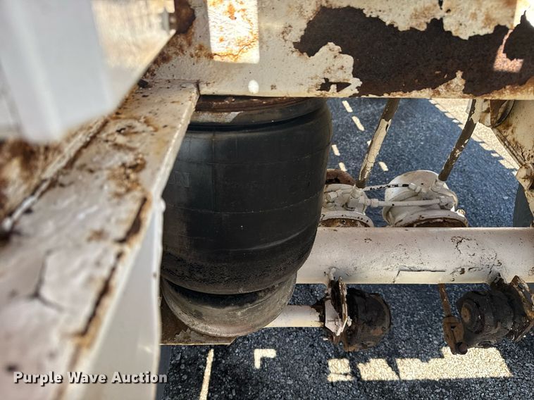 image for item EG5935 1996 Transcraft pipe trailer