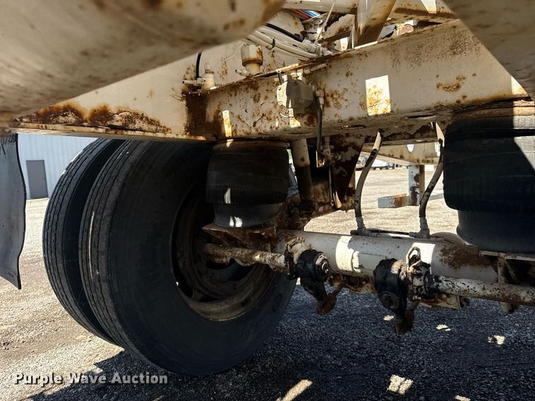 image for item EG5935 1996 Transcraft pipe trailer