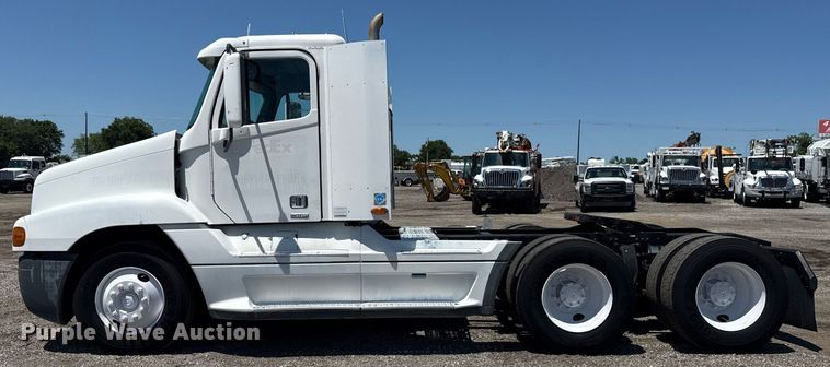 image for item EG5941 2002 Freightliner Century Class semi truck