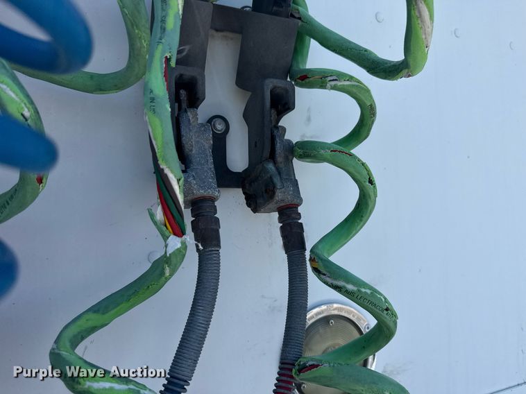 image for item EG5941 2002 Freightliner Century Class semi truck