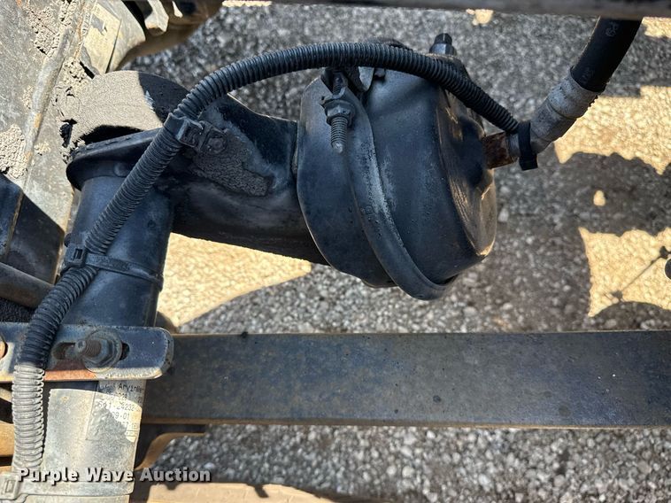 image for item EG5941 2002 Freightliner Century Class semi truck