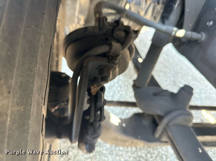 image for item EG5941 2002 Freightliner Century Class semi truck