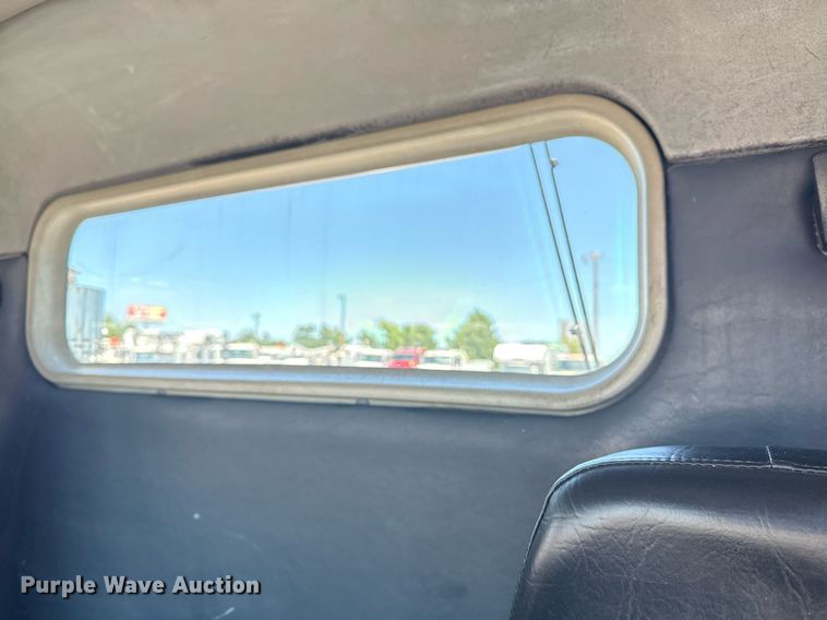 image for item EG5941 2002 Freightliner Century Class semi truck