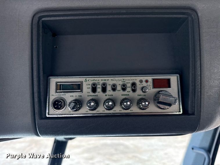 image for item EG5941 2002 Freightliner Century Class semi truck