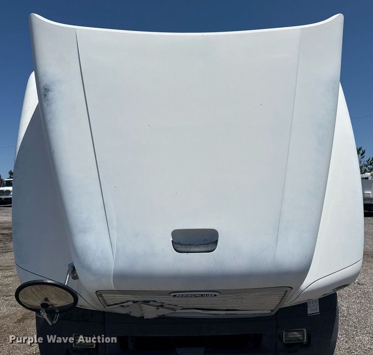 image for item EG5941 2002 Freightliner Century Class semi truck