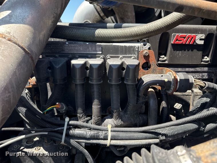 image for item EG5941 2002 Freightliner Century Class semi truck