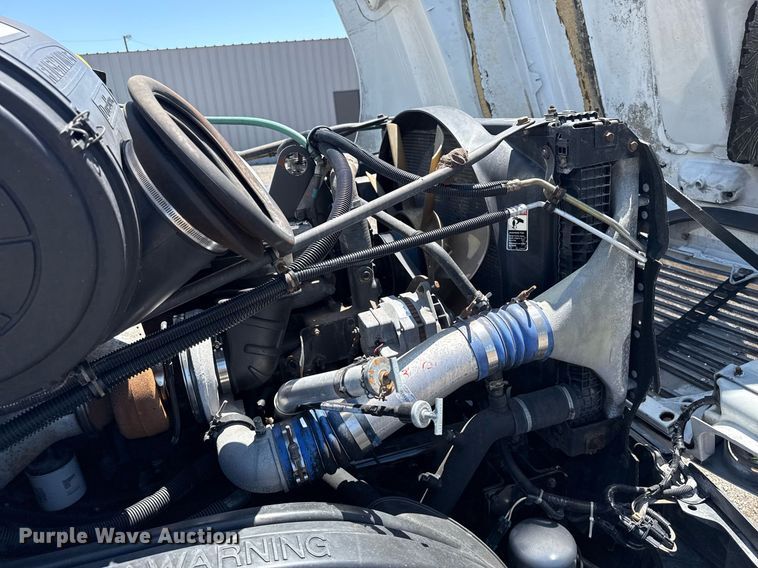 image for item EG5941 2002 Freightliner Century Class semi truck