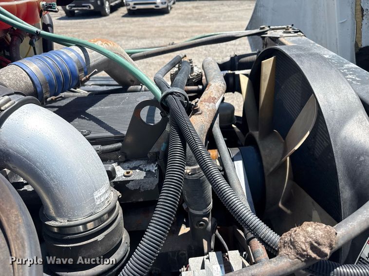 image for item EG5941 2002 Freightliner Century Class semi truck