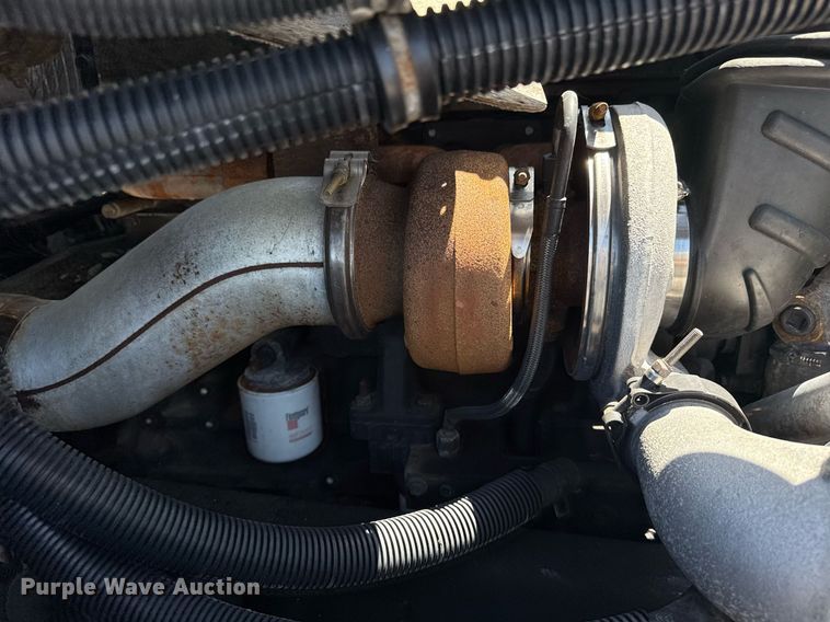 image for item EG5941 2002 Freightliner Century Class semi truck