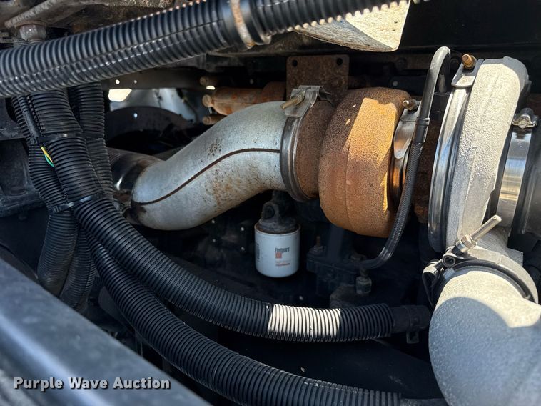 image for item EG5941 2002 Freightliner Century Class semi truck