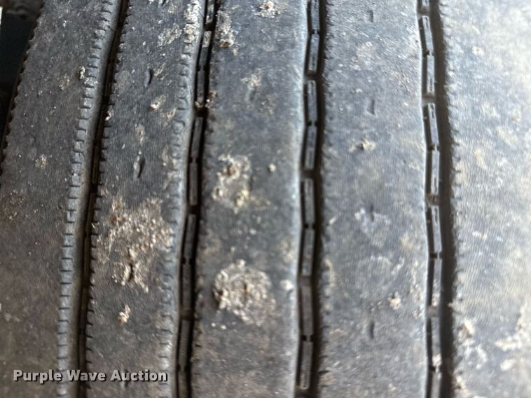 image for item EG5941 2002 Freightliner Century Class semi truck