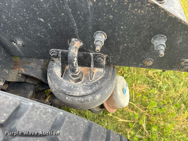 image for item EG6593 2010 Kenworth T800 semi truck