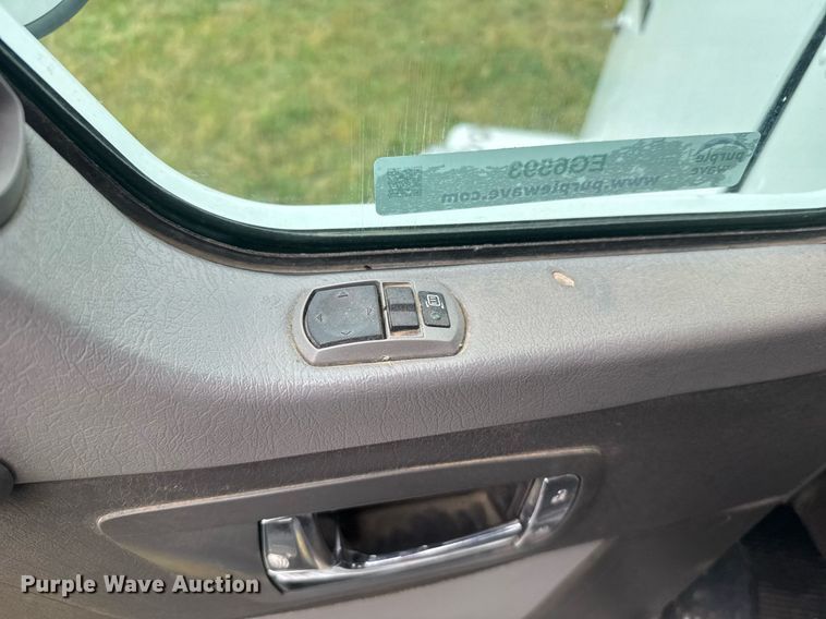 image for item EG6593 2010 Kenworth T800 semi truck