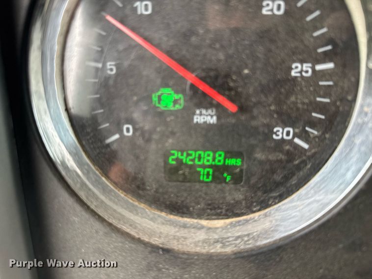 image for item EG6593 2010 Kenworth T800 semi truck