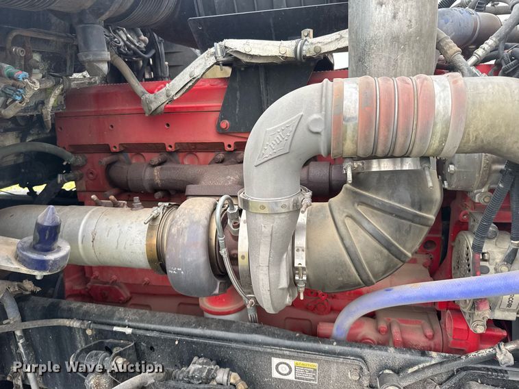 image for item EG6593 2010 Kenworth T800 semi truck