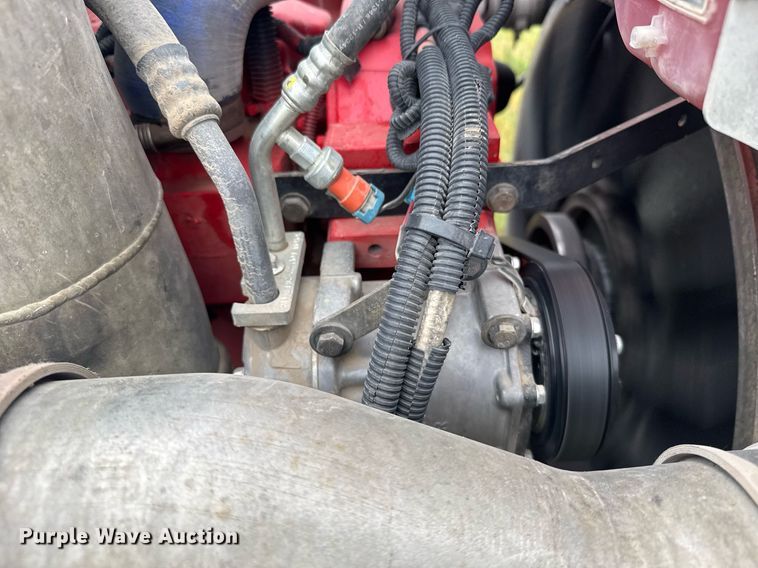 image for item EG6593 2010 Kenworth T800 semi truck