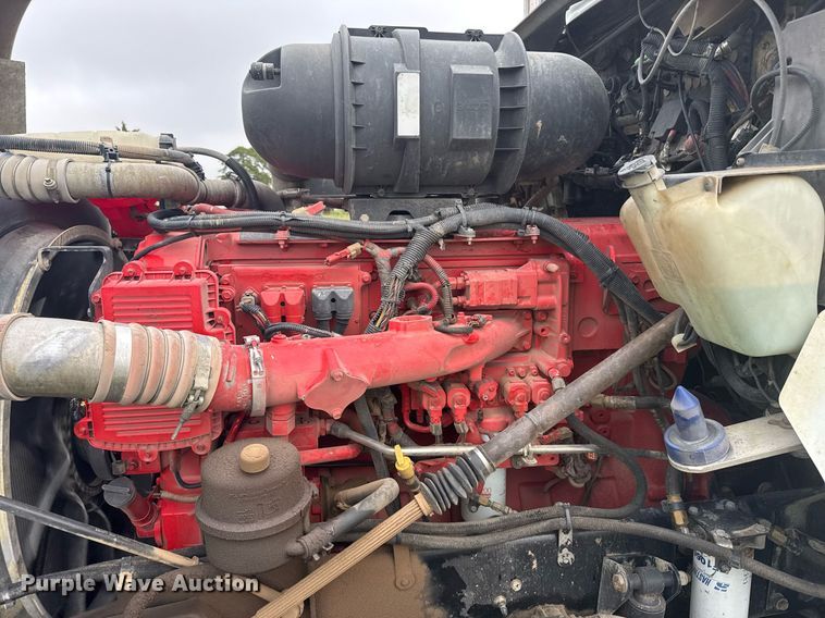 image for item EG6593 2010 Kenworth T800 semi truck