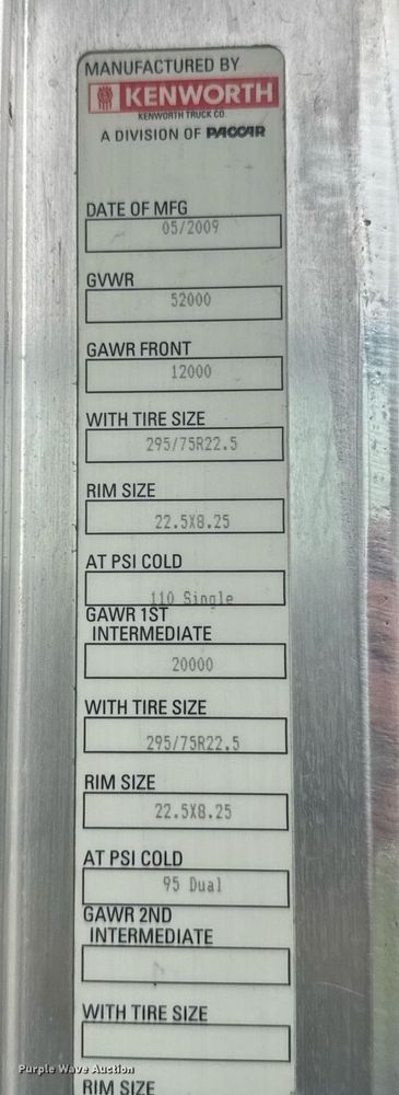 image for item EG6593 2010 Kenworth T800 semi truck