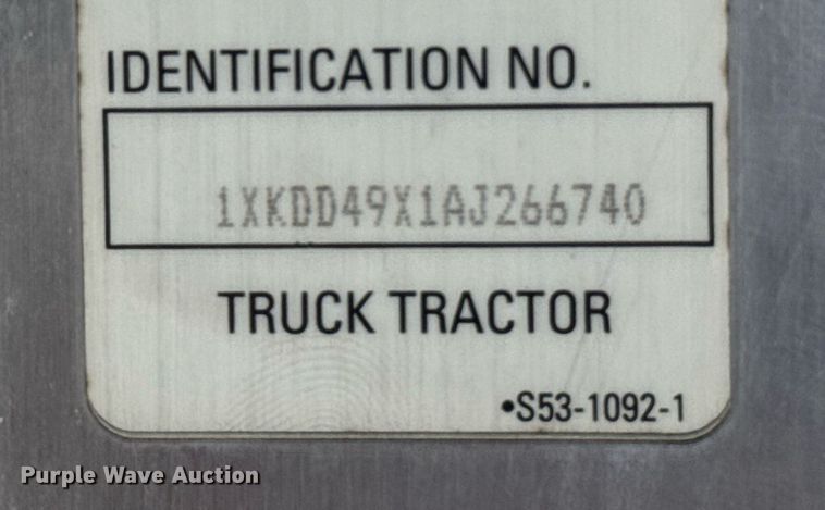 image for item EG6593 2010 Kenworth T800 semi truck