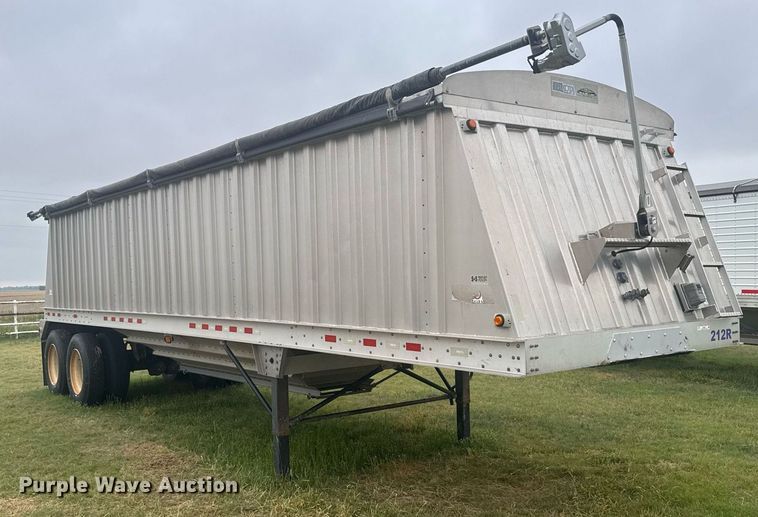 image for item EG6594 2011 Dakota grain trailer