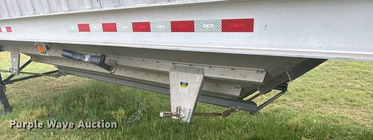 image for item EG6594 2011 Dakota grain trailer