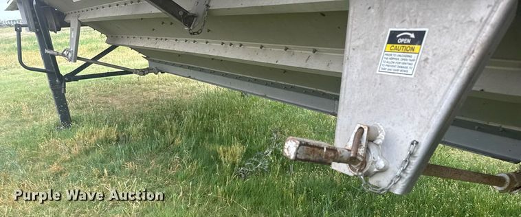 image for item EG6594 2011 Dakota grain trailer