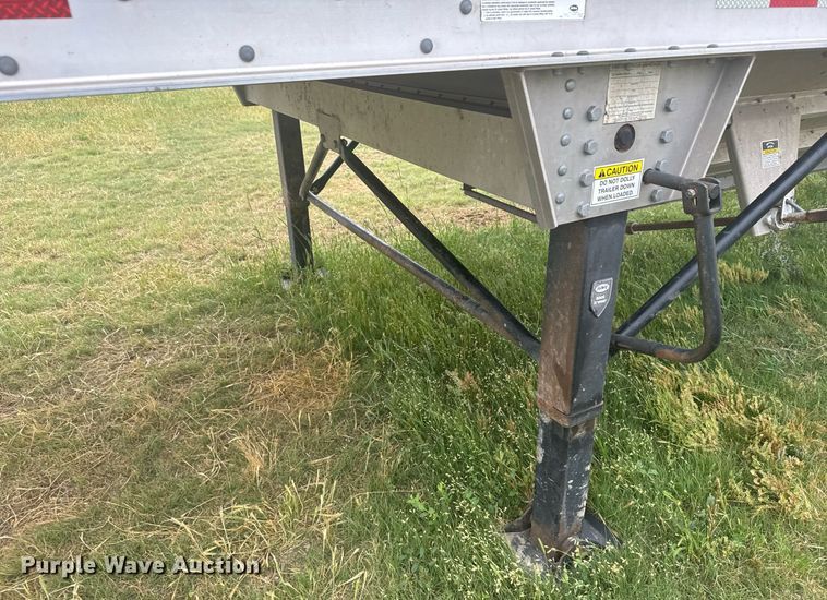 image for item EG6594 2011 Dakota grain trailer