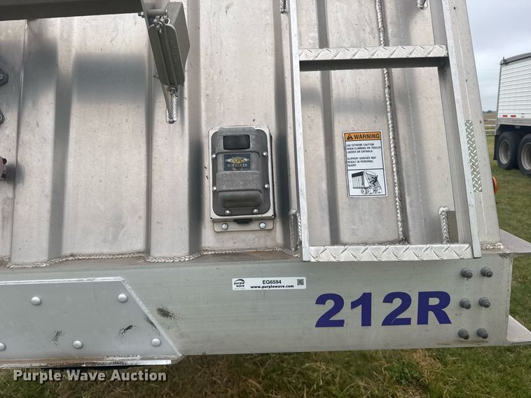 image for item EG6594 2011 Dakota grain trailer