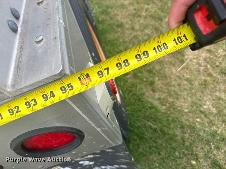 image for item EG6594 2011 Dakota grain trailer