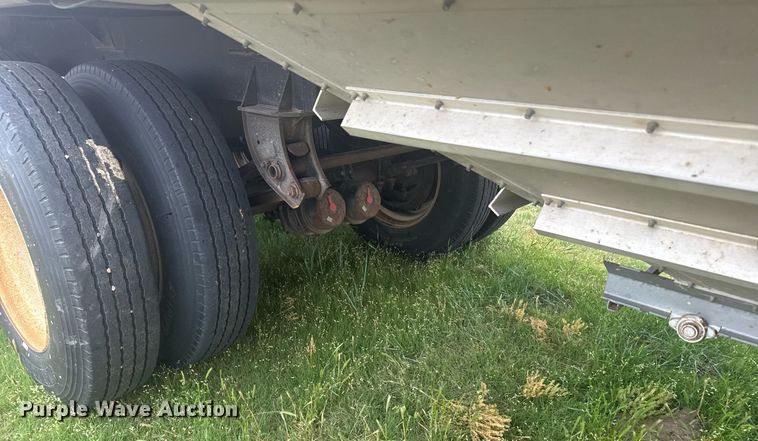 image for item EG6594 2011 Dakota grain trailer