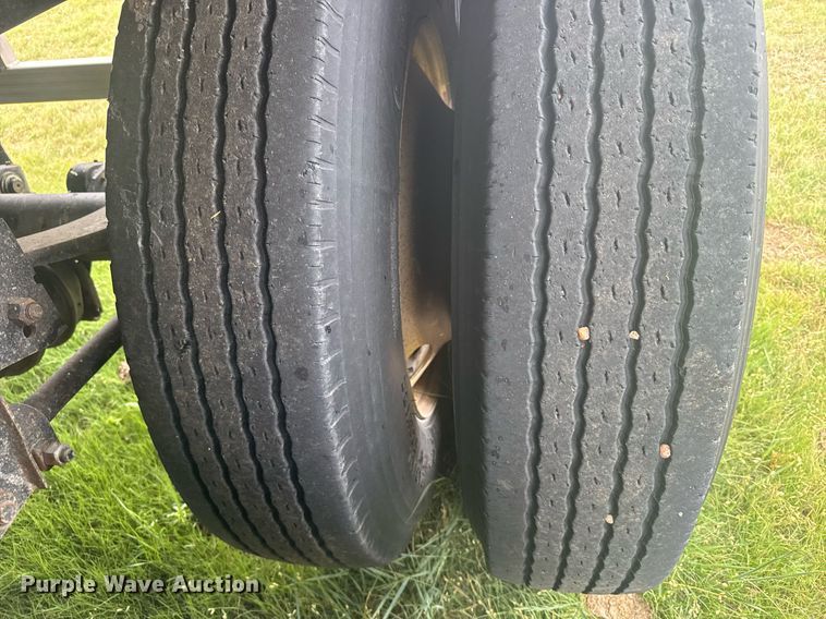 image for item EG6594 2011 Dakota grain trailer