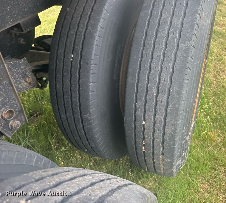 image for item EG6594 2011 Dakota grain trailer