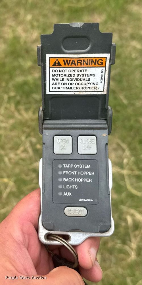 image for item EG6594 2011 Dakota grain trailer