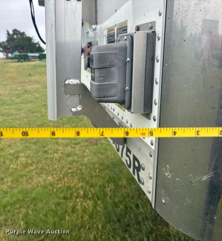 image for item EG6595 2017 Timpte grain trailer