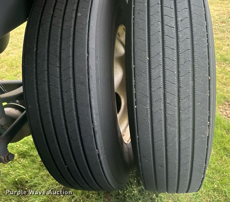 image for item EG6595 2017 Timpte grain trailer