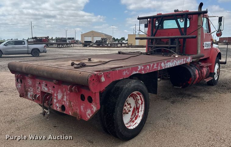 image for item EG6614 1991 International 7100 winch truck