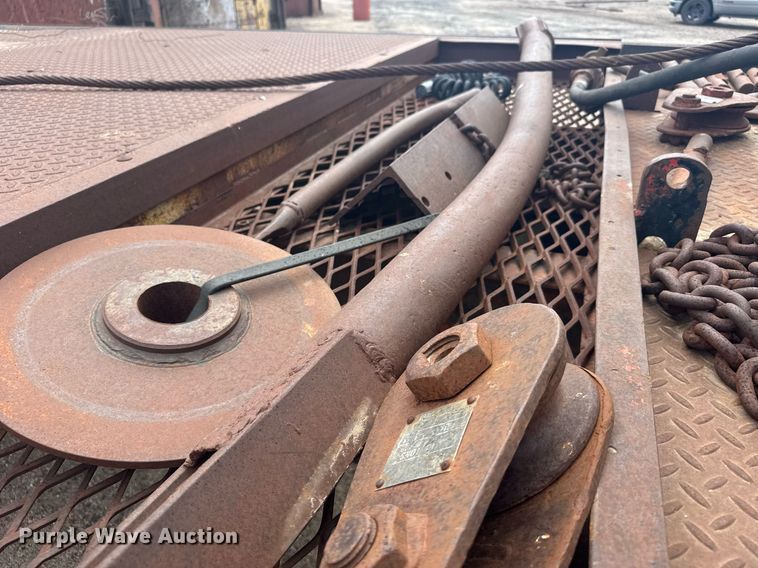 image for item EG6614 1991 International 7100 winch truck