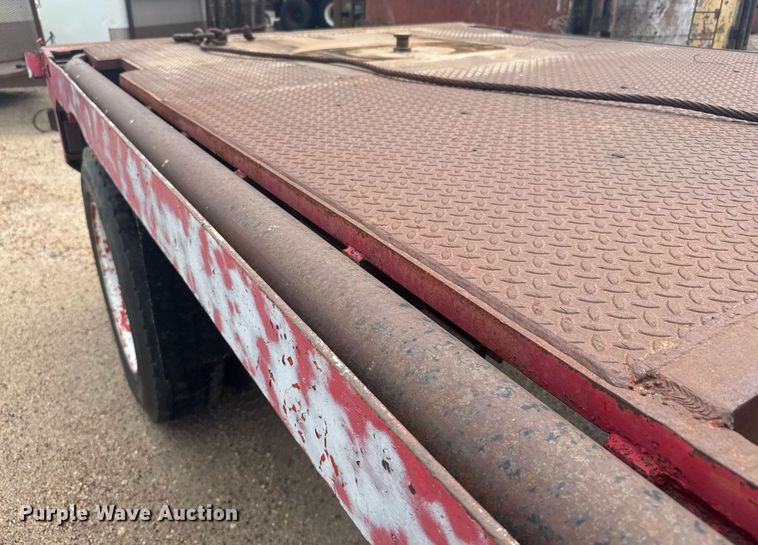 image for item EG6614 1991 International 7100 winch truck