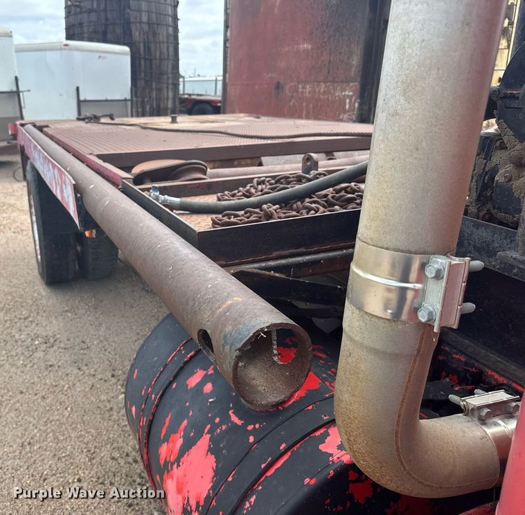 image for item EG6614 1991 International 7100 winch truck