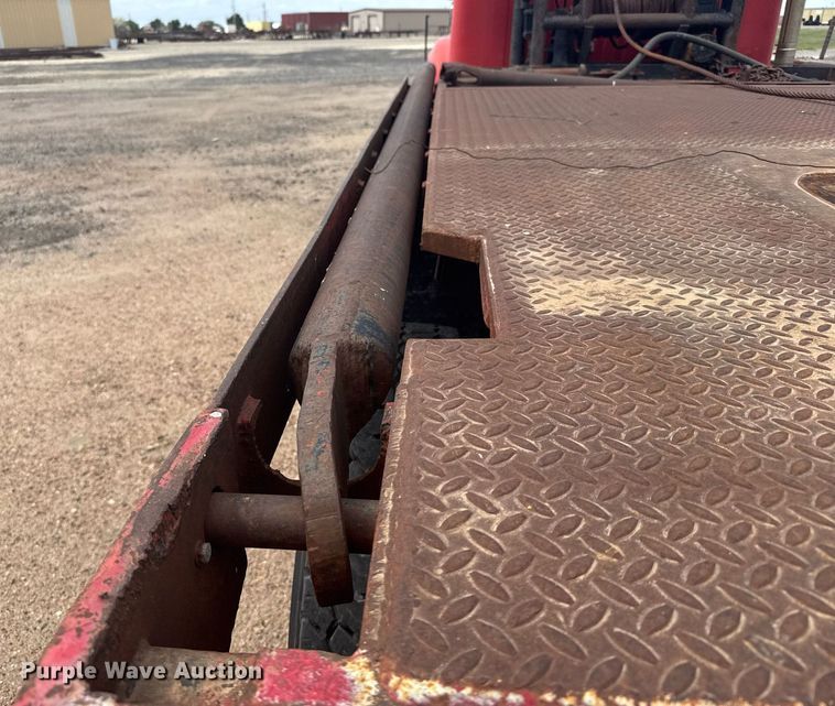 image for item EG6614 1991 International 7100 winch truck